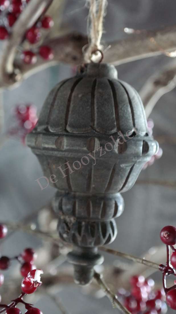 Luksa klos/hanger Carol, grijs metalen ornament met ribben, De Hooyzolder decoratie