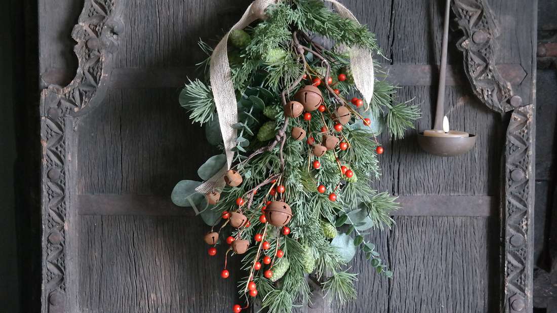 Toef Dennentak-bessen real touch krans met groene dennennaalden en rode bessen, hangdecoratie