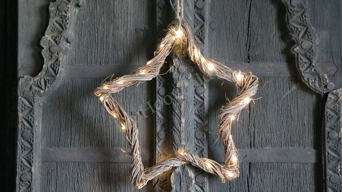 LED ster van rotan, 50 cm, warme witte verlichting, krans van De Hooyzolder