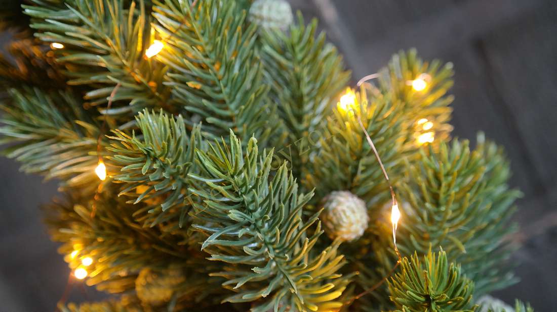 Kerstboom Abies jute met LED-lichtjes, groene takken