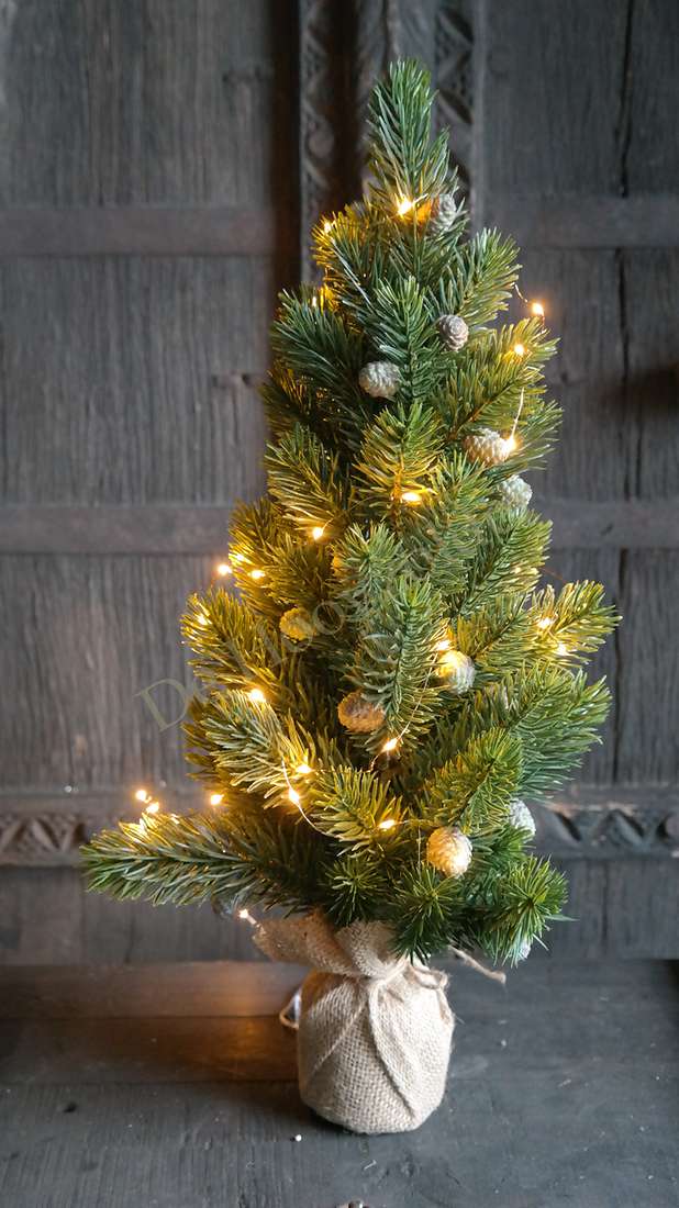 Koperdraad LED-verlichting, 2 m, warme lampjes rondom een kleine kerstboom in jute pot