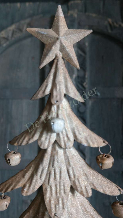 Kerstboom belletjes - M, De Hooyzolder: glitterende beige metalen kerstboom met belletjes