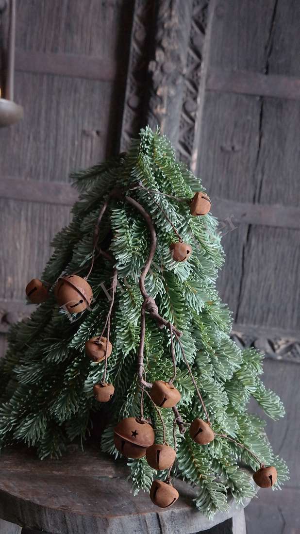 Nobilis kerstboom real touch op boomstam, 40 cm, groene naalden met bruine belletjes