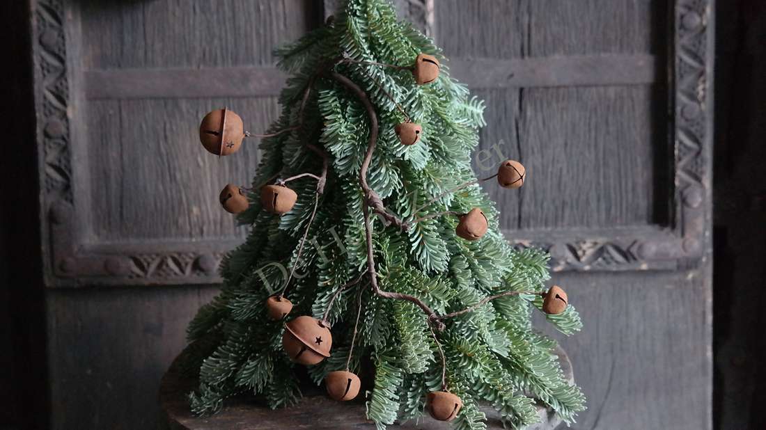 Nobilis kerstboom real touch 30 cm, De Hooyzolder, groen met bruine belletjes
