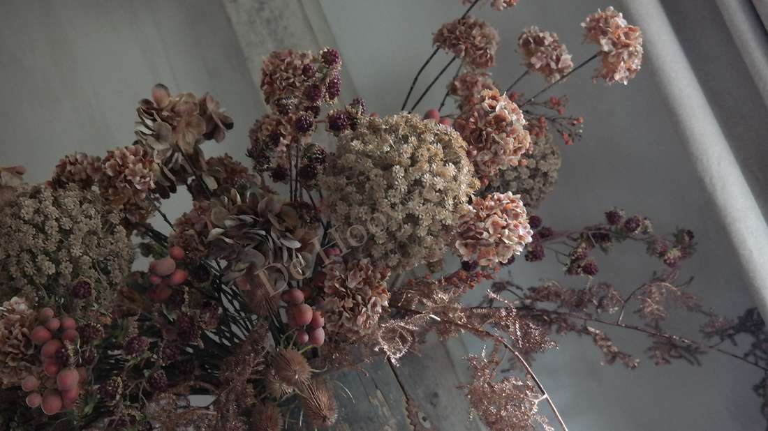 Allium bloem bruin XL van De Hooyzolder, niet-bloeiende kunstplant met bruine bolvormige bloemhoofdjes