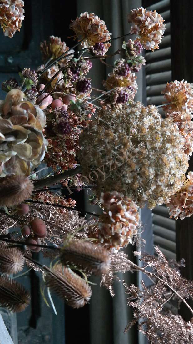 Allium bloem bruin XL, De Hooyzolder, niet-bloeiende kunstplant met bruine en paarse bloemknoppen