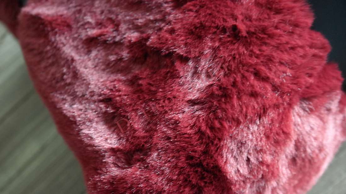 Plaid Zaza bontlook in bordeaux met zachte pluizige textuur
