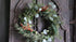 Kerstkrans van eucalyptus en rode bessen, zijden, maat M 55 cm, De Hooyzolder