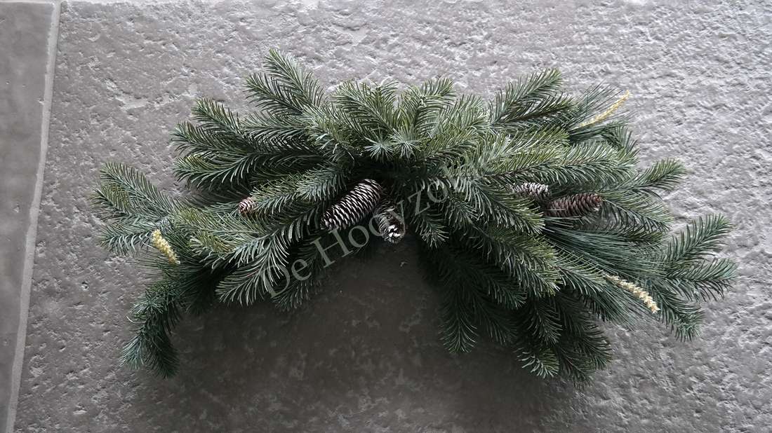 Hanger dennen/pinus real touch, groen, 80 cm, met dennenappels, De Hooyzolder