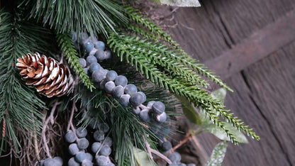 Toef dennen met blauwe bessen real touch, decoratie 65 cm, De Hooyzolder