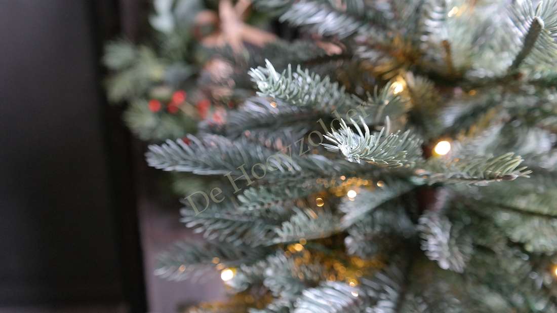 LED kerstboom Nordman real touch, 60 cm, De Hooyzolder, kunstboom met blauwgroene naalden en LED-lichtjes