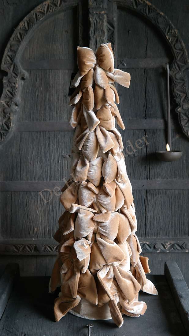 Strik kerstboom velvet - beige, een boom van vele beige velvetstrikken, De Hooyzolder ornament voor feestdagen