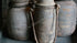 Set van drie Nepalese potten M in oudgrijs aardewerk met touwhandvatten; decoratie, De Hooyzolder