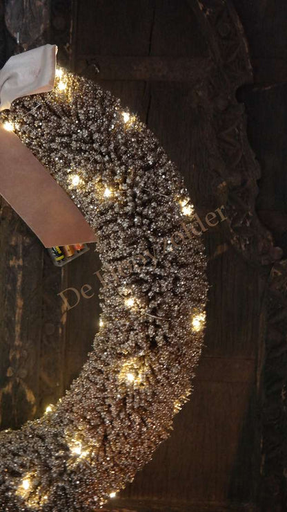 LED krans 60 cm glitter goud met warme LED-lichtjes, De Hooyzolder.