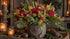 Boeket kant en klaar namaak Kerst L in metalen pot met sierketting en rode en groene kunstbloemen
